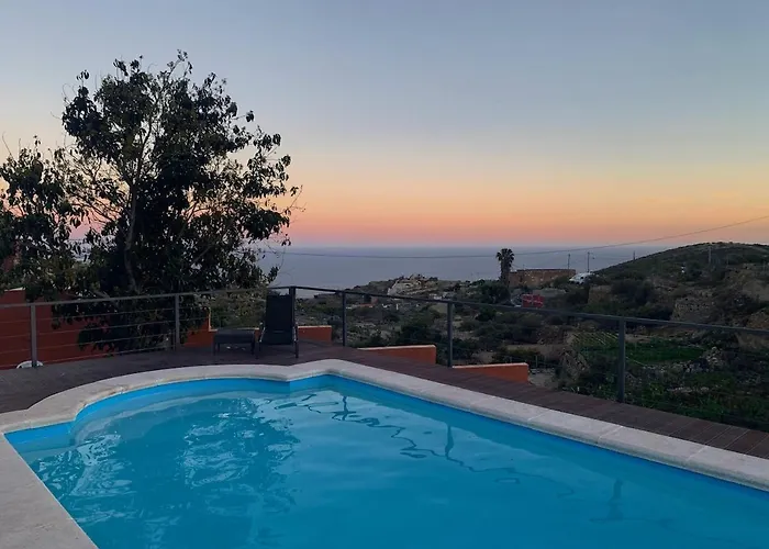 Dome With Pool * El Escobonal