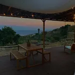Dome With Pool Apartamento